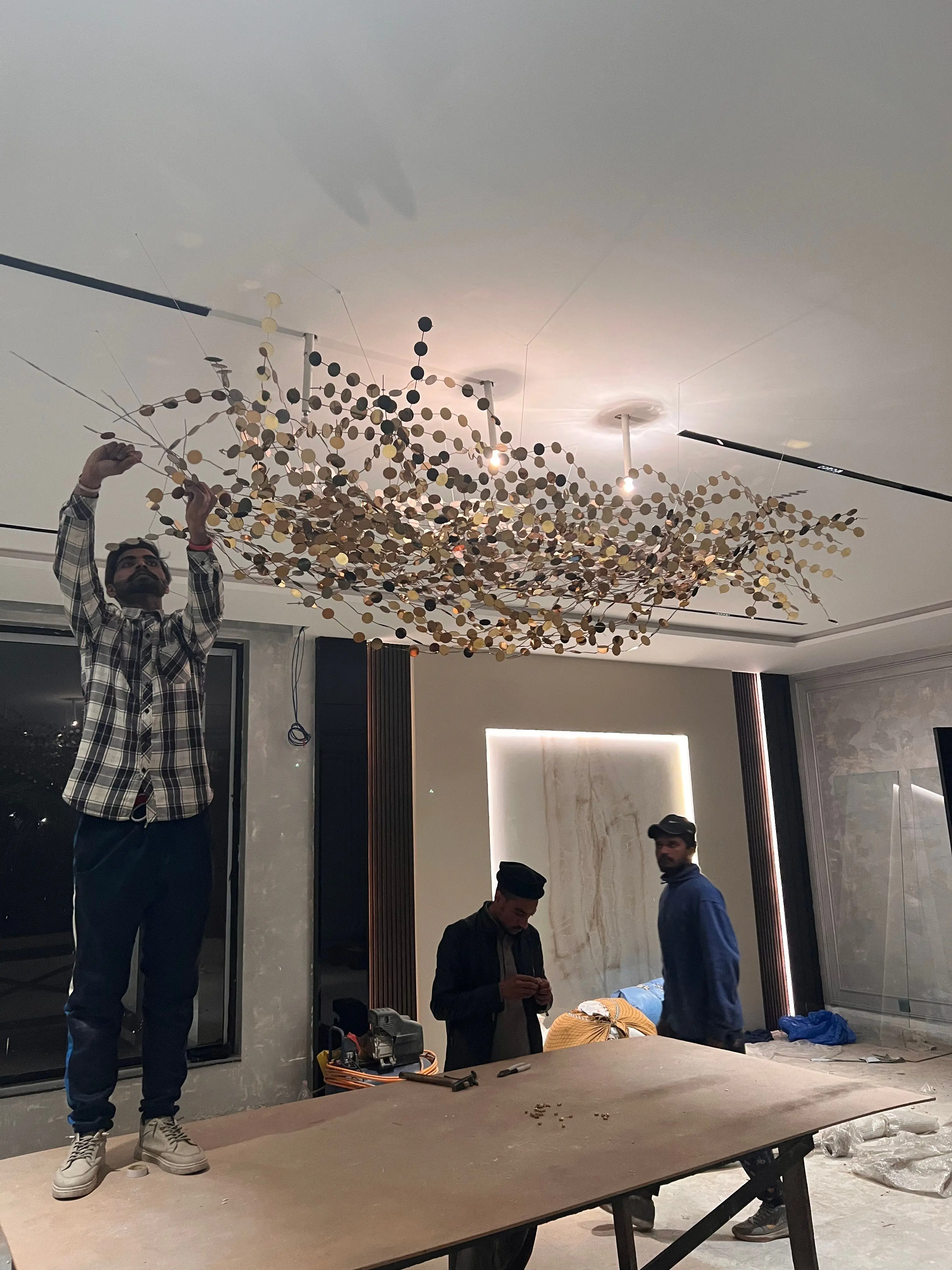 Suspended hanging metal installation